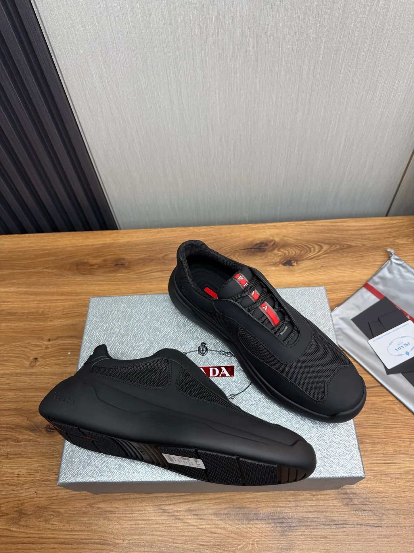 Men's shoes 💰600💰 [PRADA] New models synchronized with the official website, high-quality shipments ✔️Best sellers🔥 Original cowhide + cowhide lining, 1🆚1 replica, original sole, 38-45 (men's 45 is custom-made and cannot be returned or exchanged)